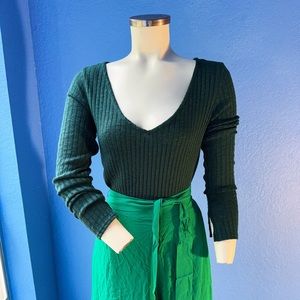 H&M long green v neck light weight sweater, size XS